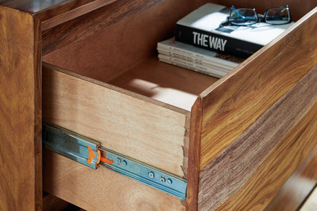 Dressonni Chest of Drawers - Furniture World