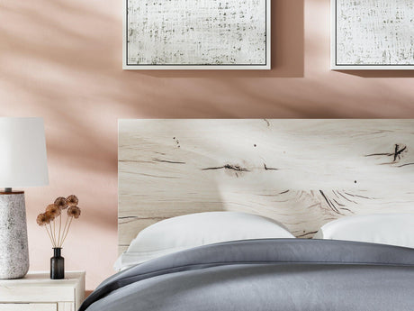 Lawroy Bed - Furniture World