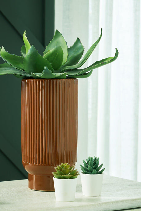 Avalyah Vase - Furniture World