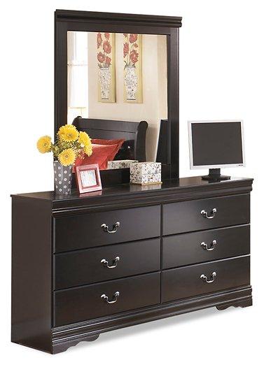 Huey Vineyard Bedroom Set - Furniture World