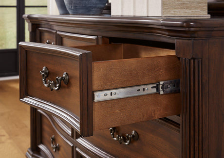 Lavinton Bedroom Set - Furniture World