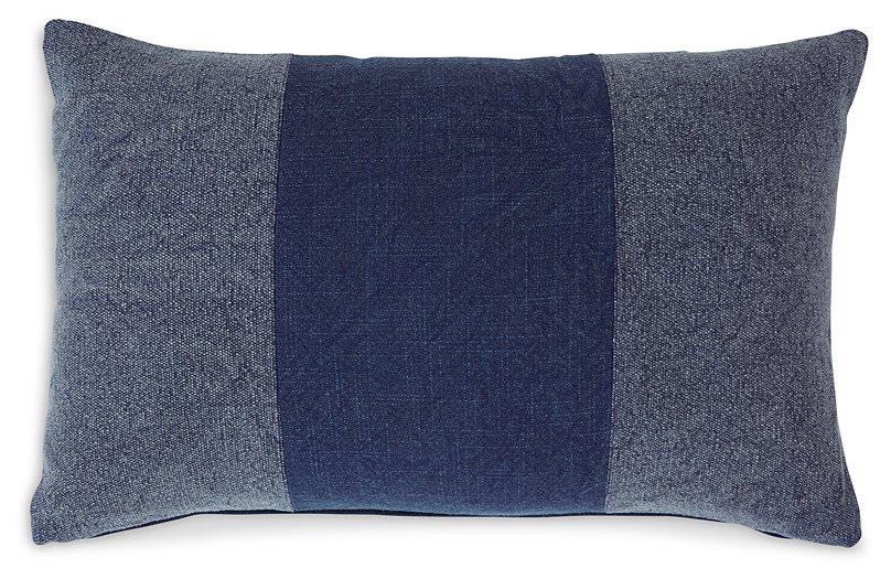 Dovinton Pillow