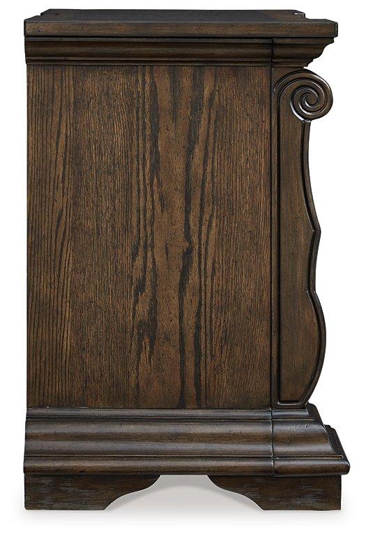 Maylee Bedroom Set - Furniture World