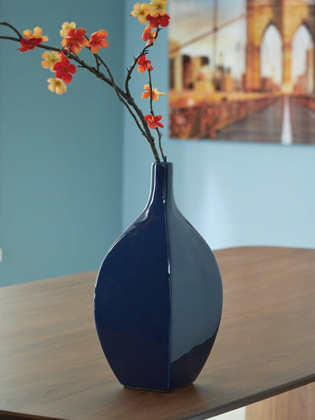 Abtinson Vase - Furniture World