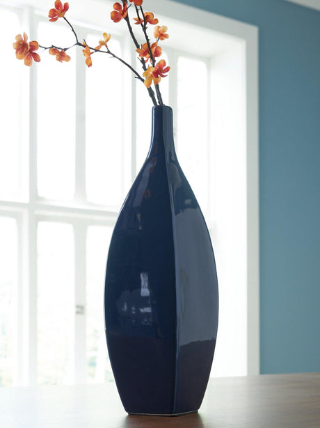 Abtinson Vase - Furniture World