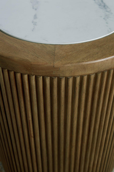 Camdill End Table - Furniture World