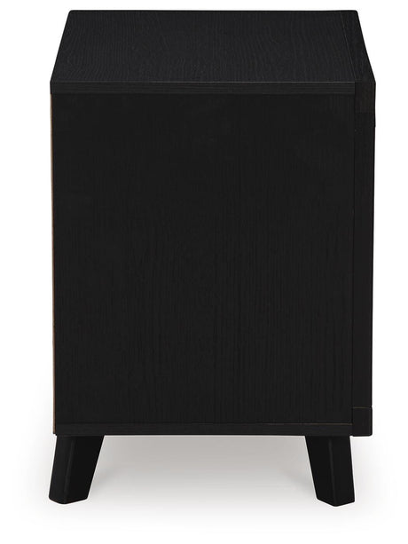 Danziar Bedroom Set - Furniture World