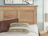 Makidern Bed - Furniture World