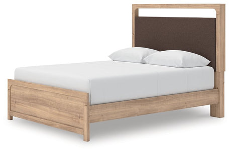 Kinlanni Upholstered Bed - Furniture World