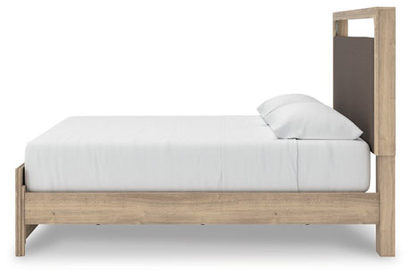 Kinlanni Upholstered Bed - Furniture World
