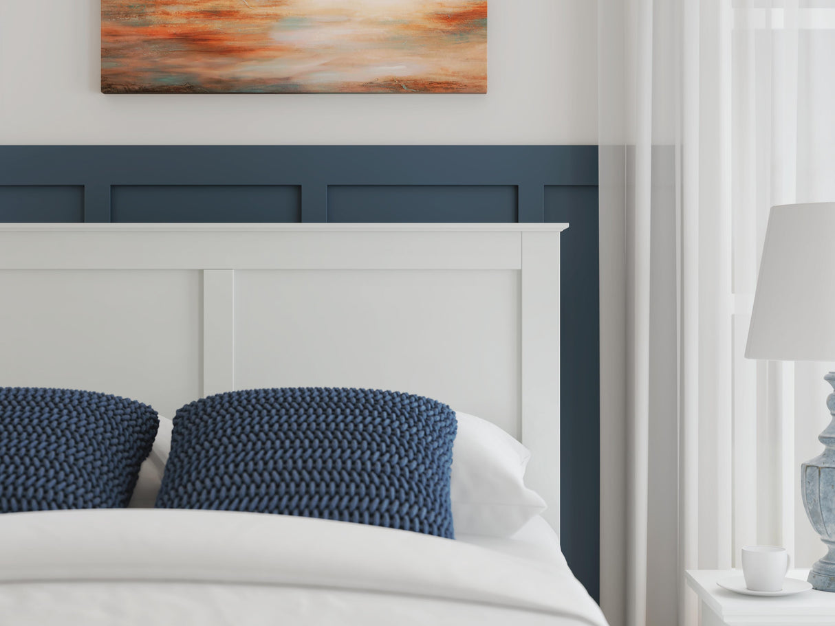 Bostwick Shoals Bedroom Set - Furniture World