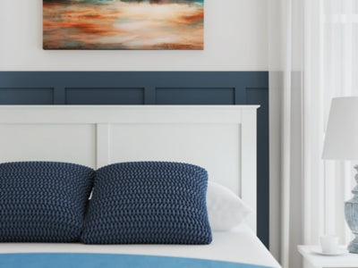Bostwick Shoals Bedroom Set - Furniture World