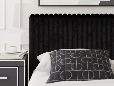 Zuraleus Bed - Furniture World