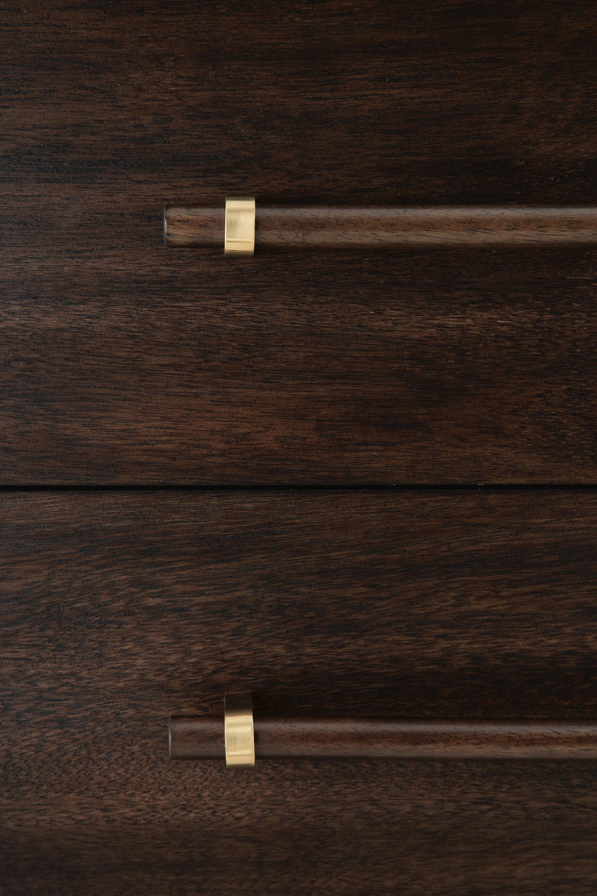 Dantenton Chest of Drawers