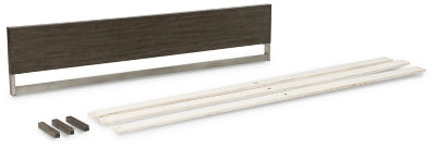 Arkenton King Bedroom Set - Furniture World