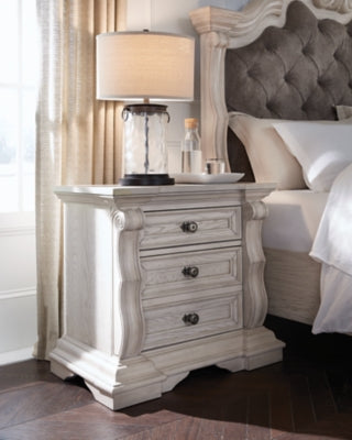 Bruchandi Bedroom Set - Furniture World