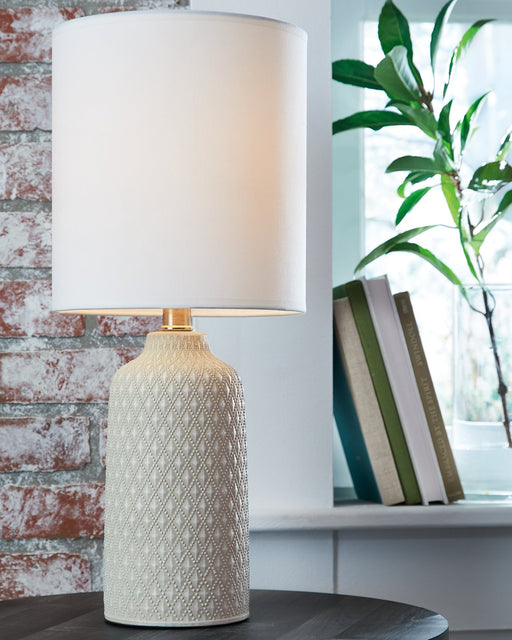 Donnford Table Lamp - Furniture World