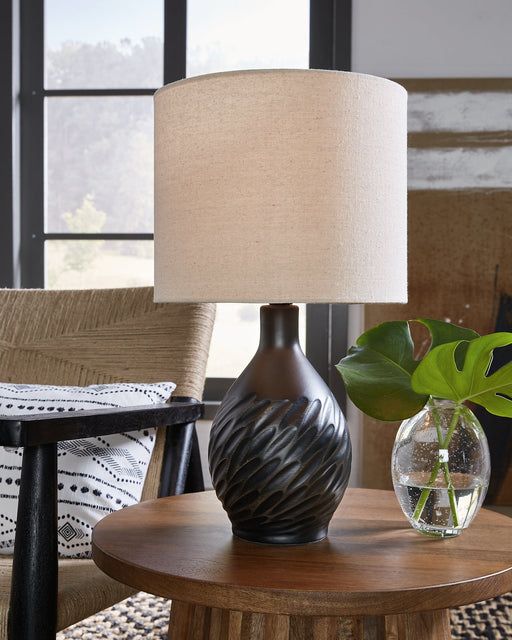 Garinton Table Lamp - Furniture World