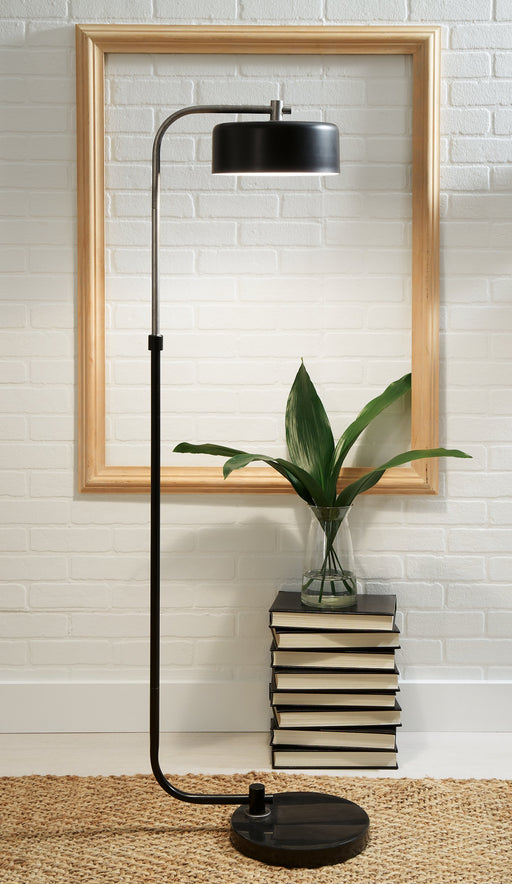 Eliridge Floor Lamp - Furniture World