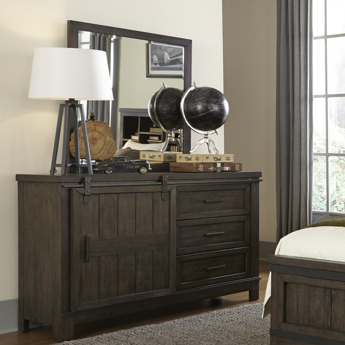 Thornwood Hills Dresser & Mirror - Furniture World