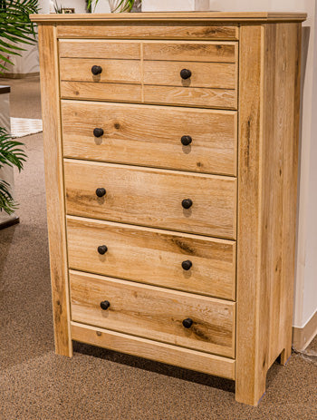 Makidern Chest of Drawers - Furniture World