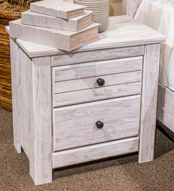 Makidern Nightstand - Furniture World