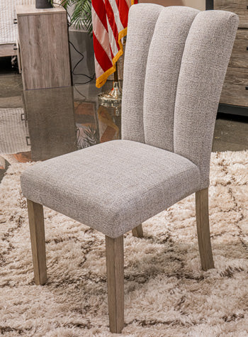 Larawyn Dining Chair - Furniture World