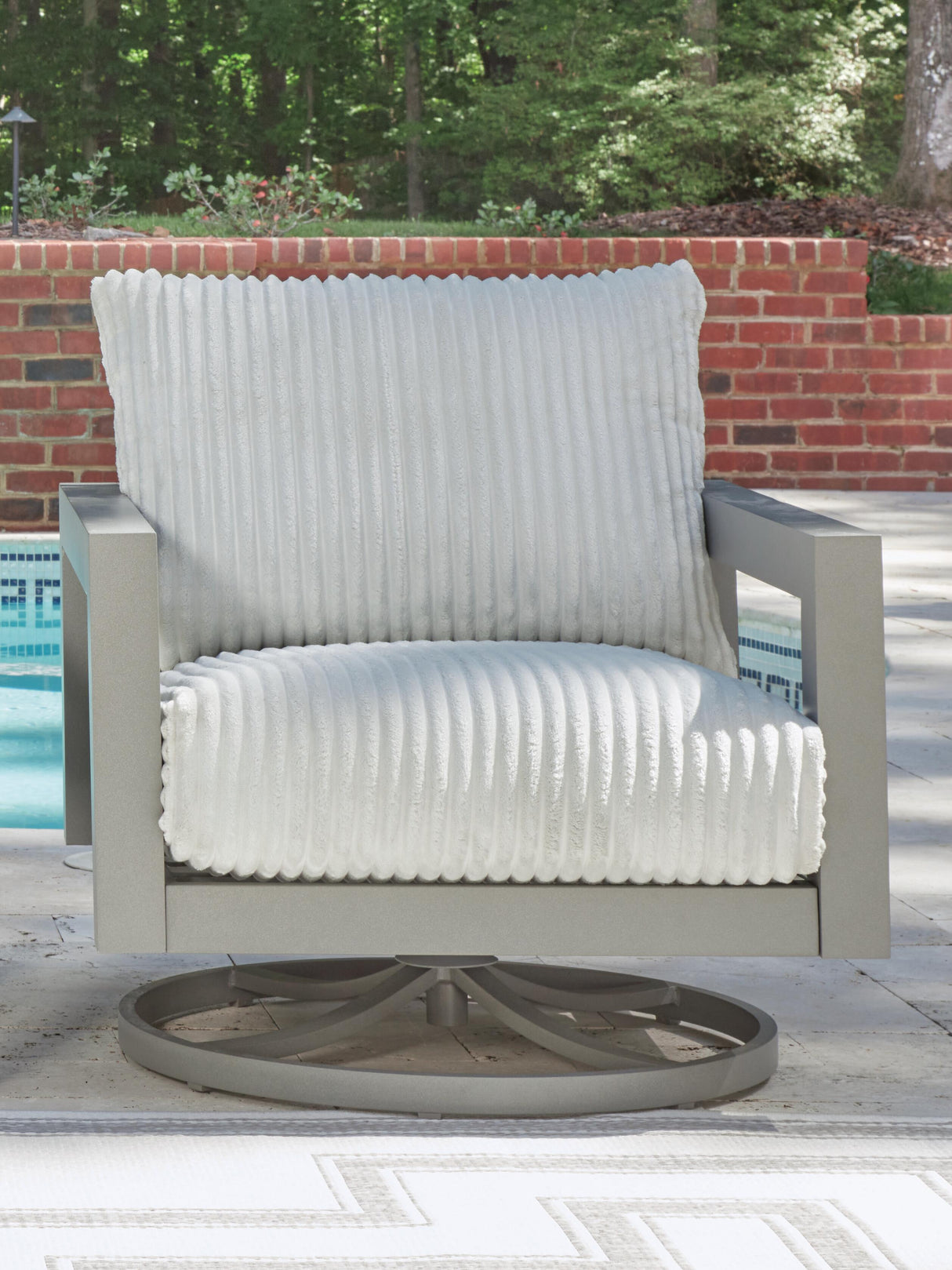 Hurley Park Outdoor Swivel Chair with Cushion - Furniture World