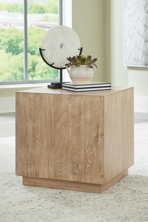 Belenburg Accent Table - Furniture World