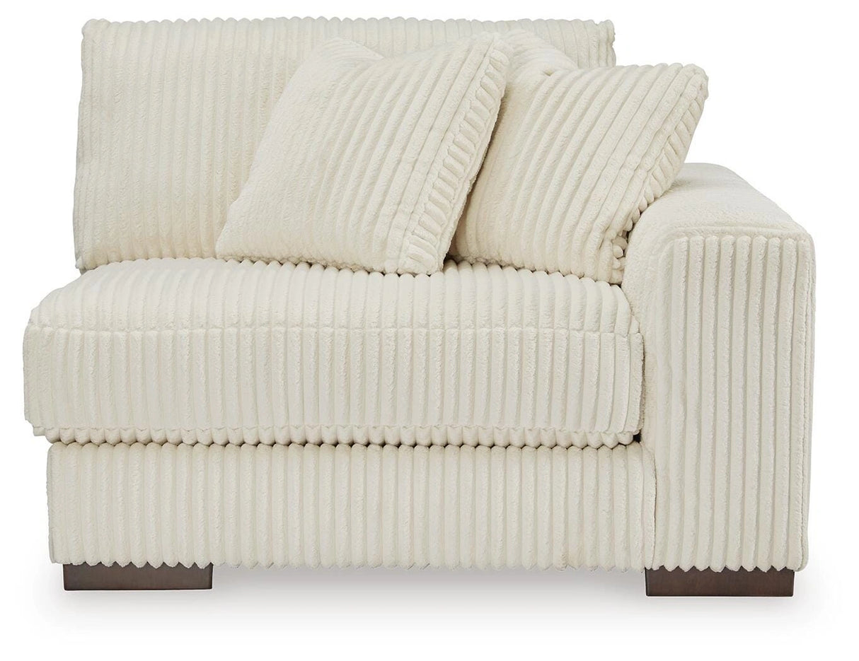 Lindyn Sectional with Chaise