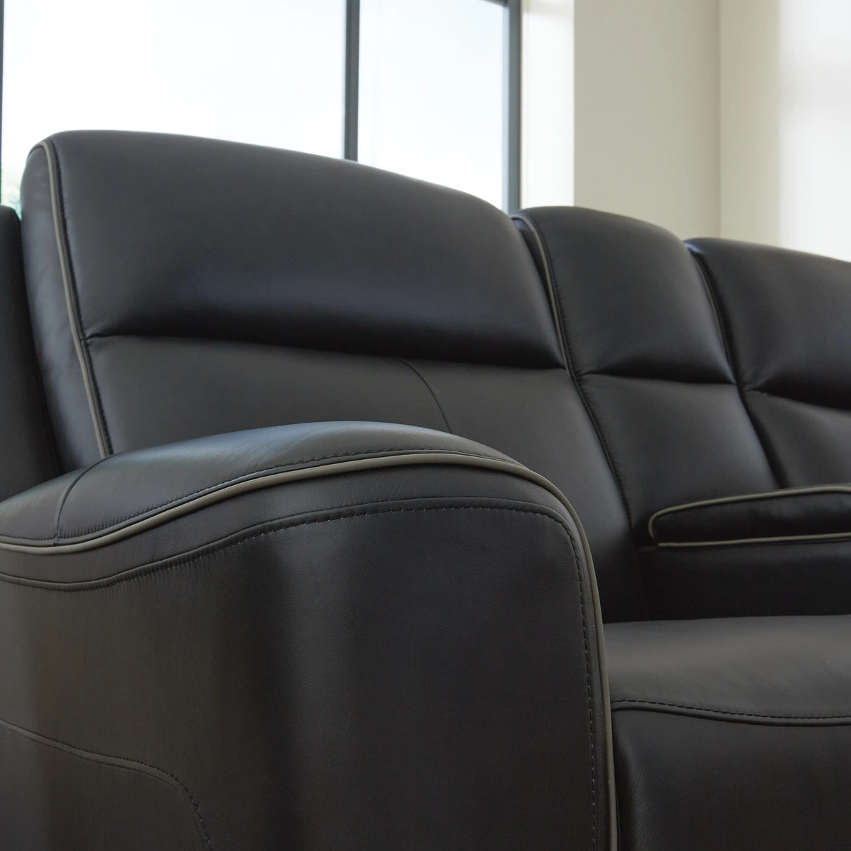 5Z-Comfort Power Reclining Loveseat with Console