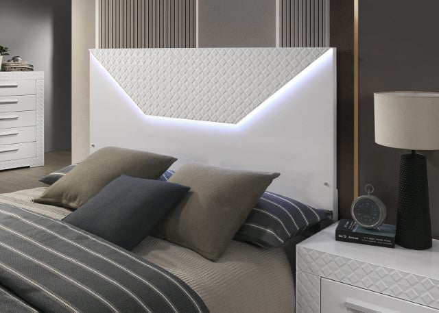 Whitby Queen Bedroom Set - Furniture World