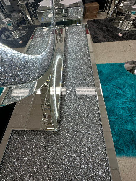 Mirrored Diamond Crush Vanity - Furniture World