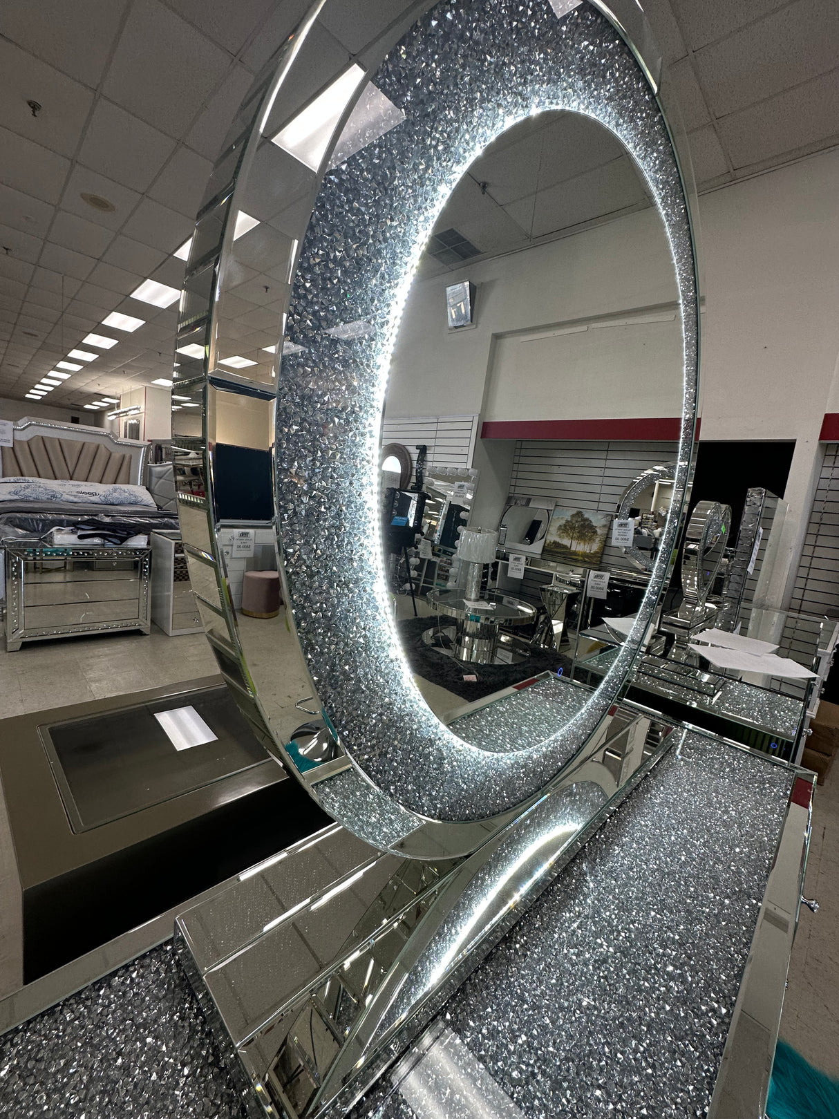 Diamond Crush Oval Mirror - Furniture World